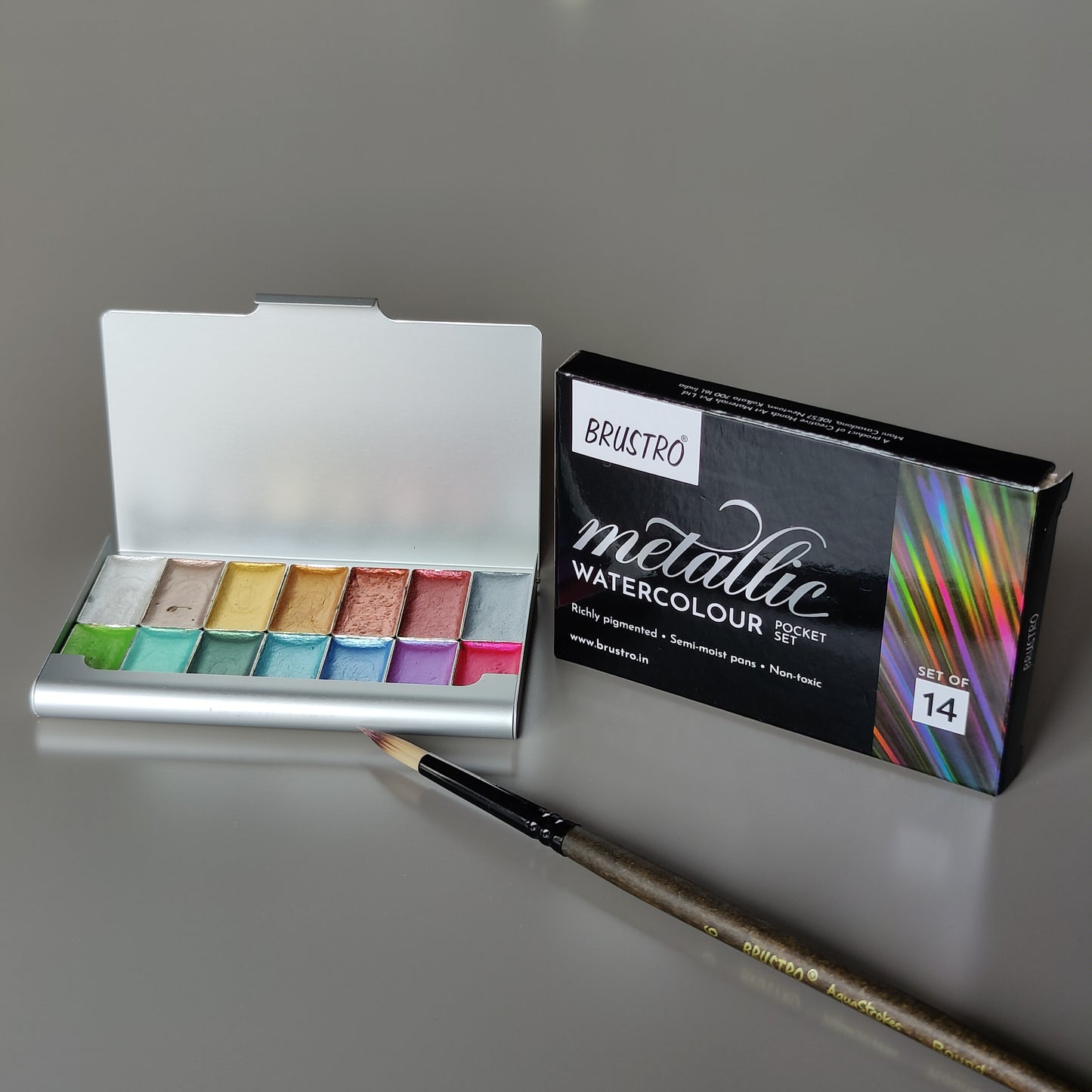 BRUSTRO Artists Metallic Watercolour Pocket Set of 14 Half Pans | Richly Pigmented, Semi Moist Pans, Ideal for Still life, Portrait, Landscape, Watercolour Paintings.