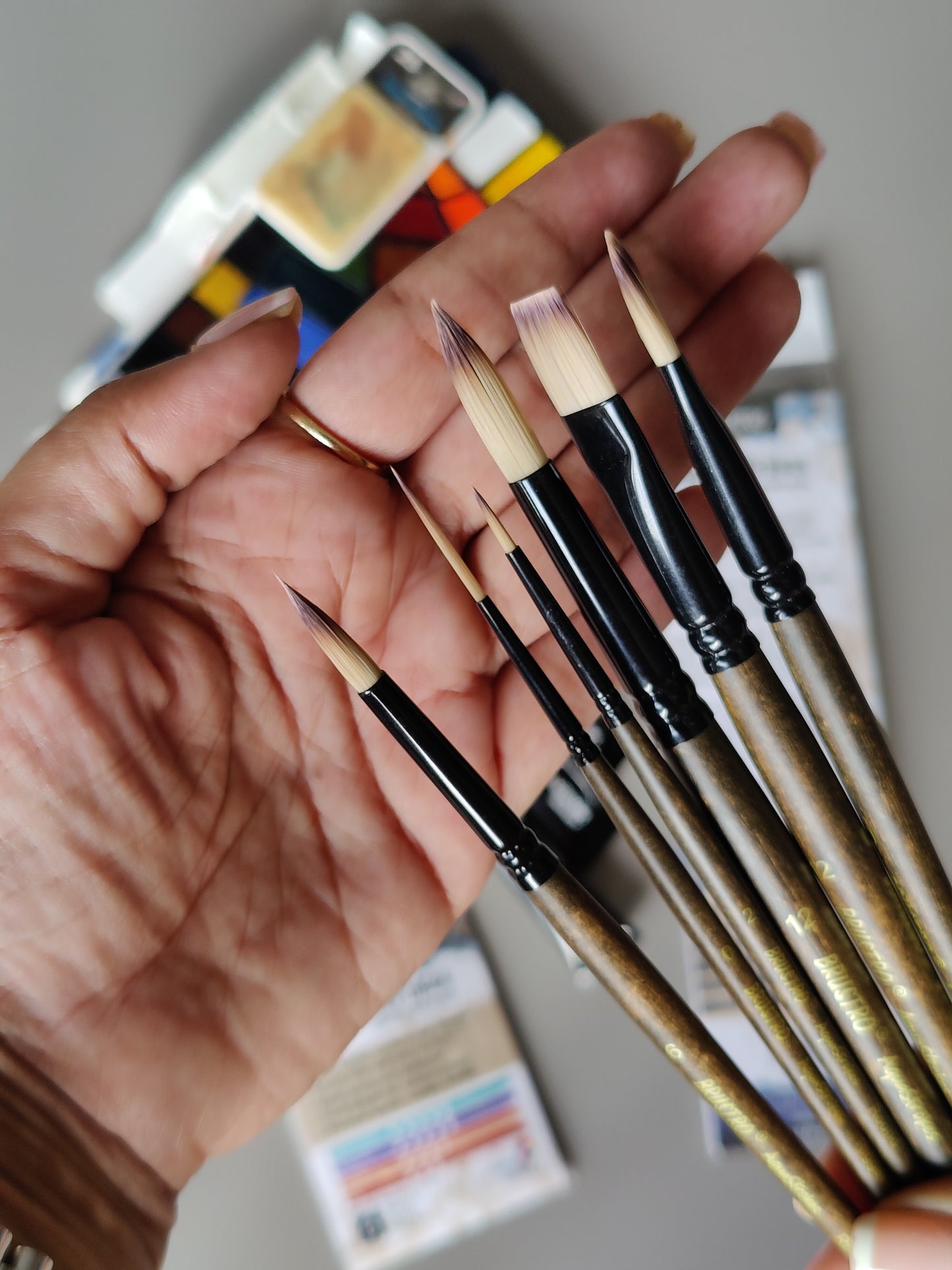 BRUSTRO AquaStrokes Artist Brushes | Set of 6 | Ideal for Watercolour, Gouache, Acrylics, Oil Brush, Synthetic Bristles, Wooden handle | Made for Students and Professionals Artists