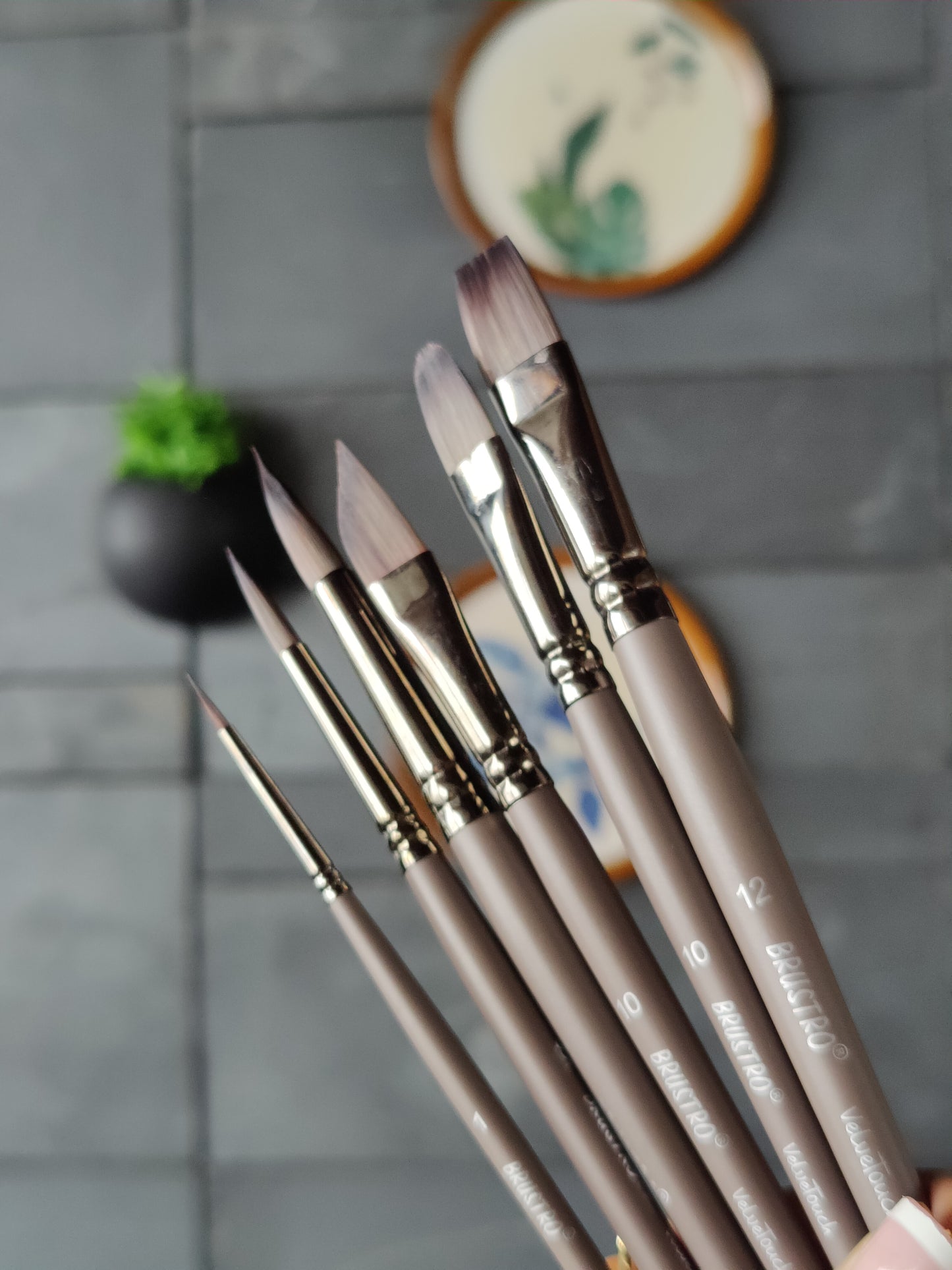 BRUSTRO VelveTouch Artist Brushes | Set of 6 | Gouache, Acrylics, Watercolor, and Oil Painting | Short Handle, Synthetic Bristles, Round, Filbert, Dagger, Flat Shape